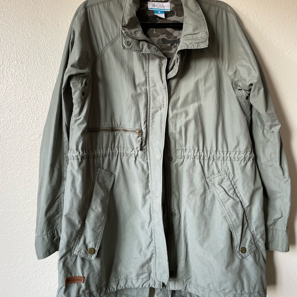 Camo green Columbia tunic coat/ jacket light for spring or fall